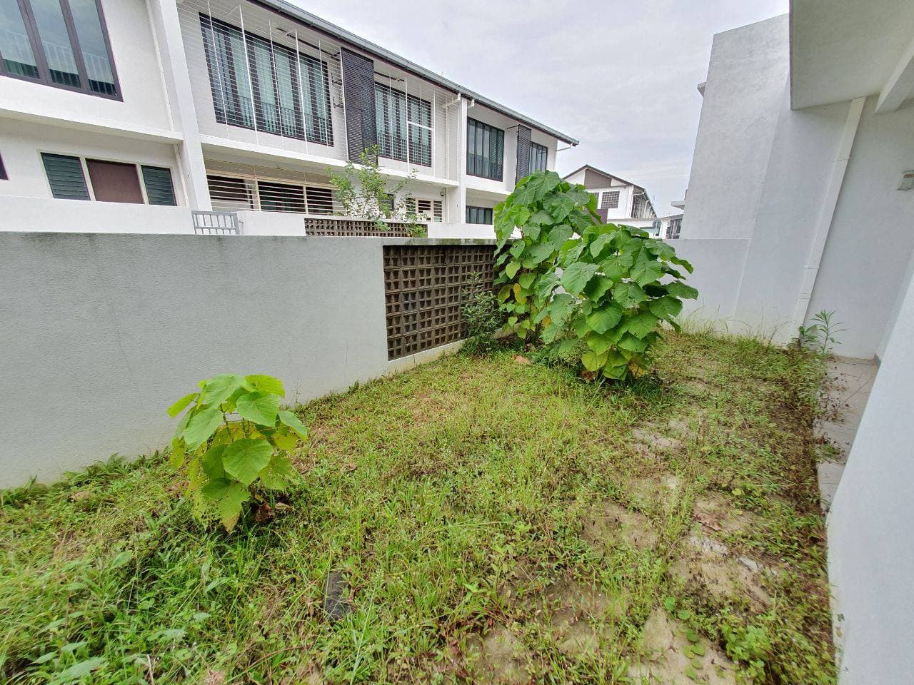 Aralia Elmina Garden, Elmina East, Denai Alam - photo 11