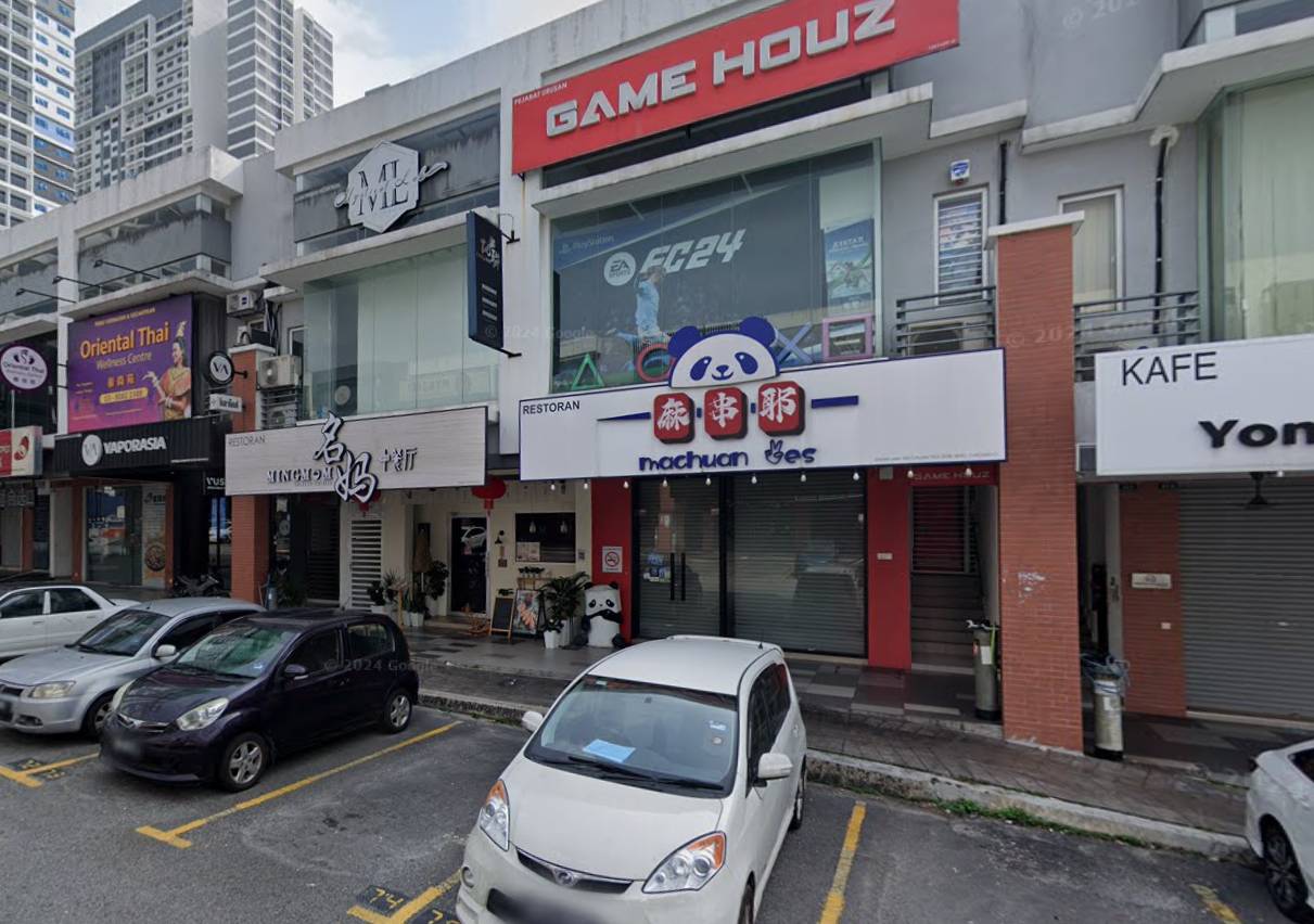 C180 Dataran Traders Square Cheras - photo 3