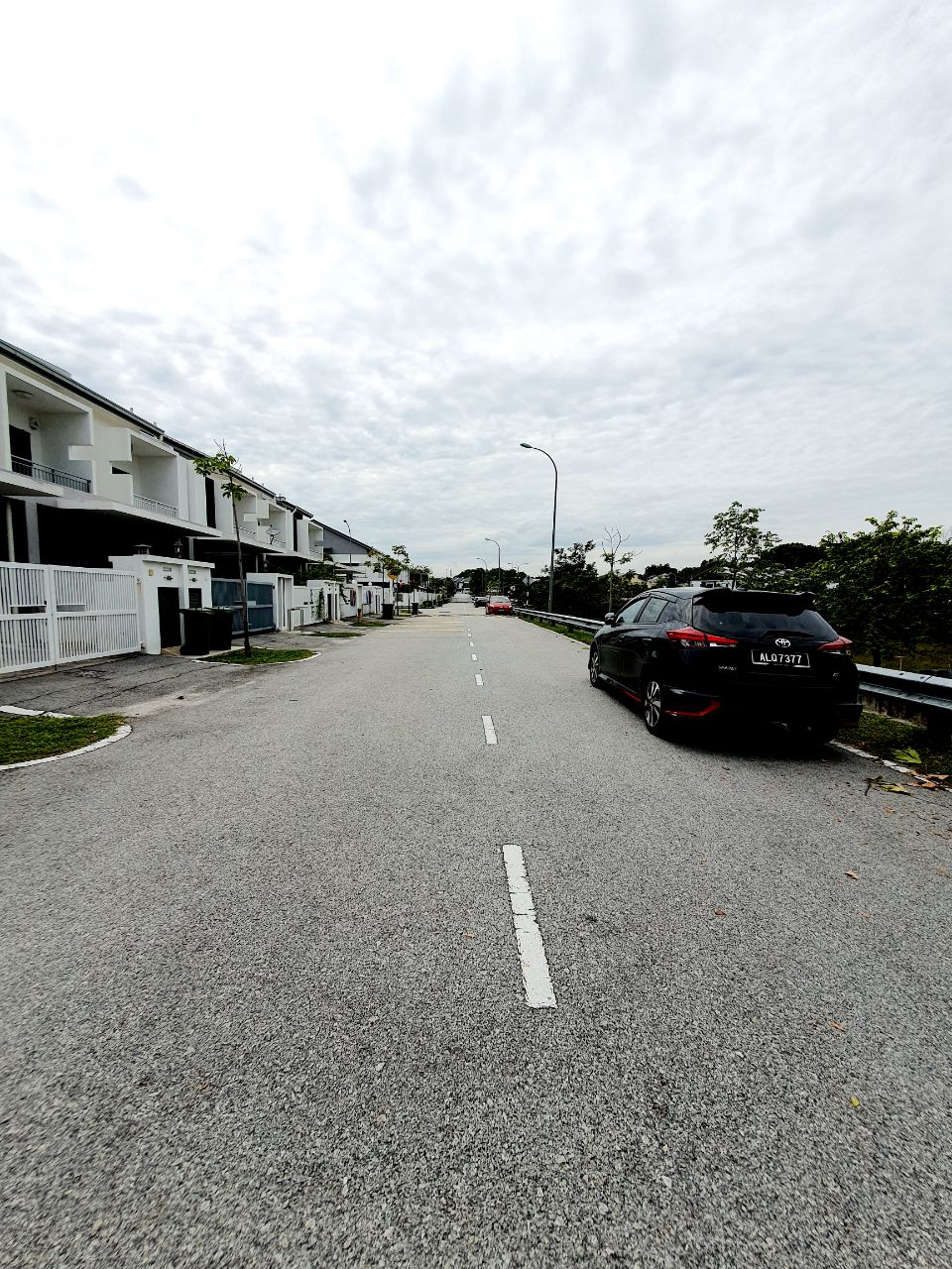 Laman Delfina Nilai Impian Facing Lake for Sale - photo 3