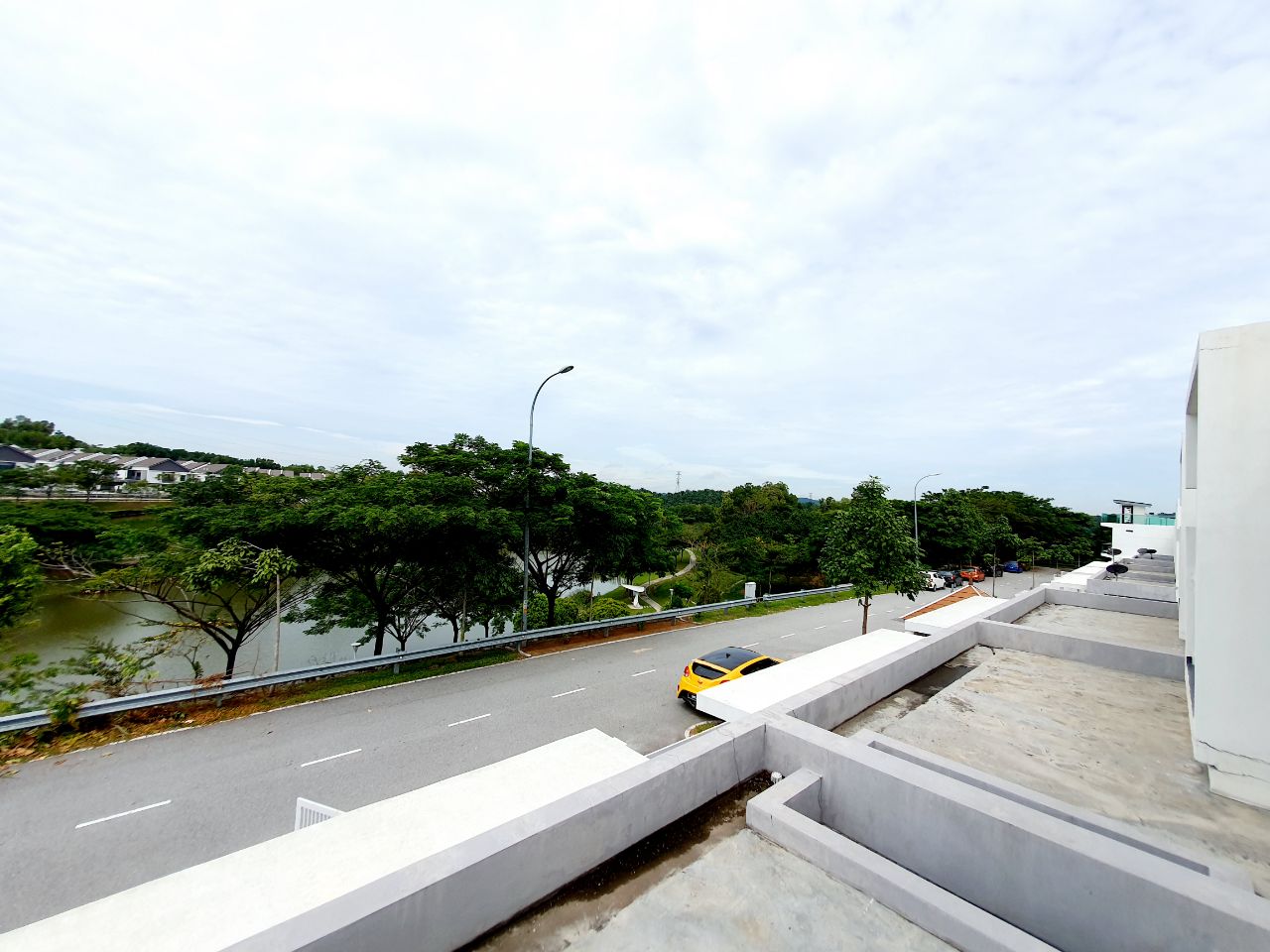 Laman Delfina Nilai Impian Facing Lake for Sale - photo 4