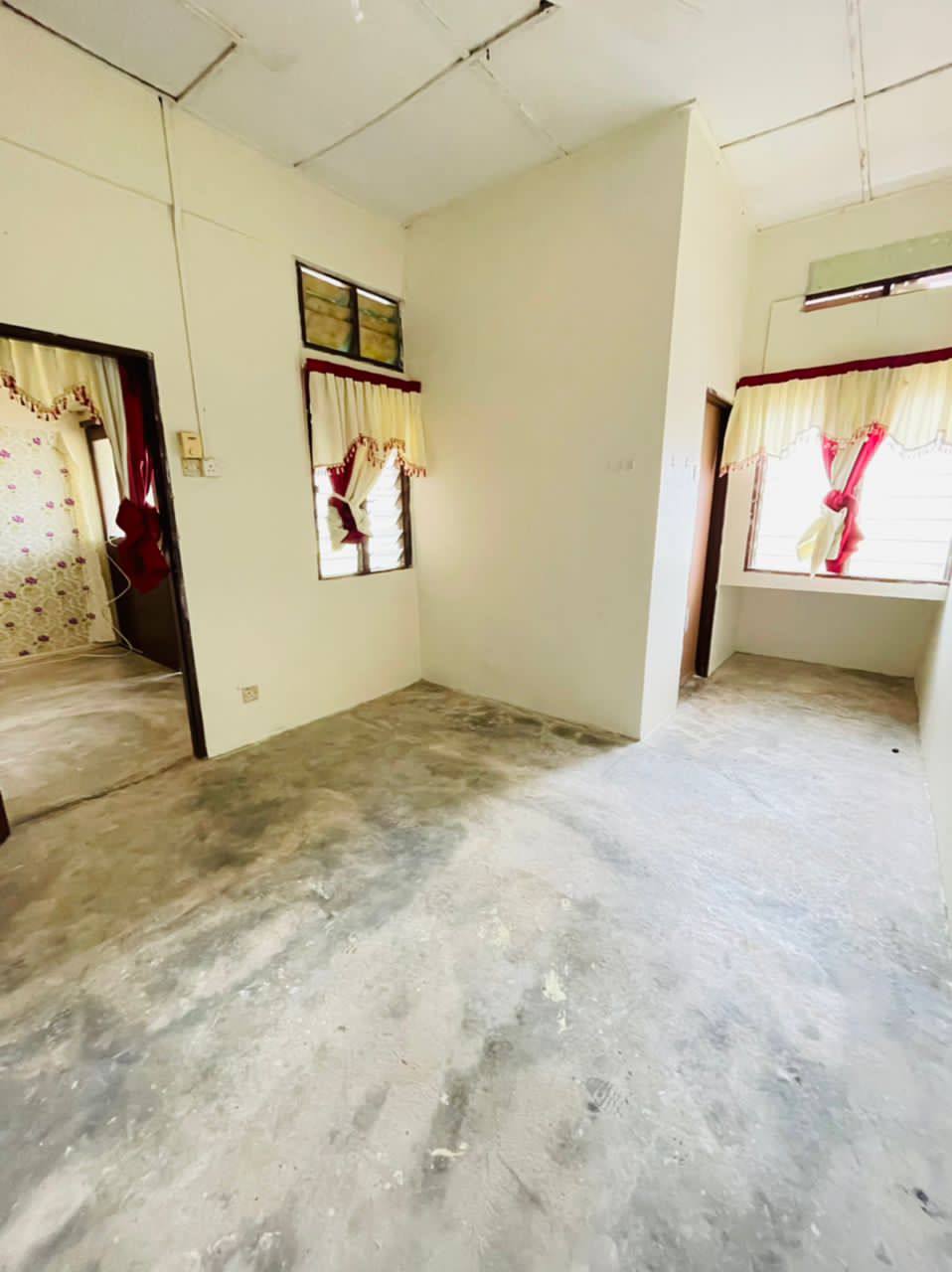 Taman Rashibah Indah,Sikamat - photo 10
