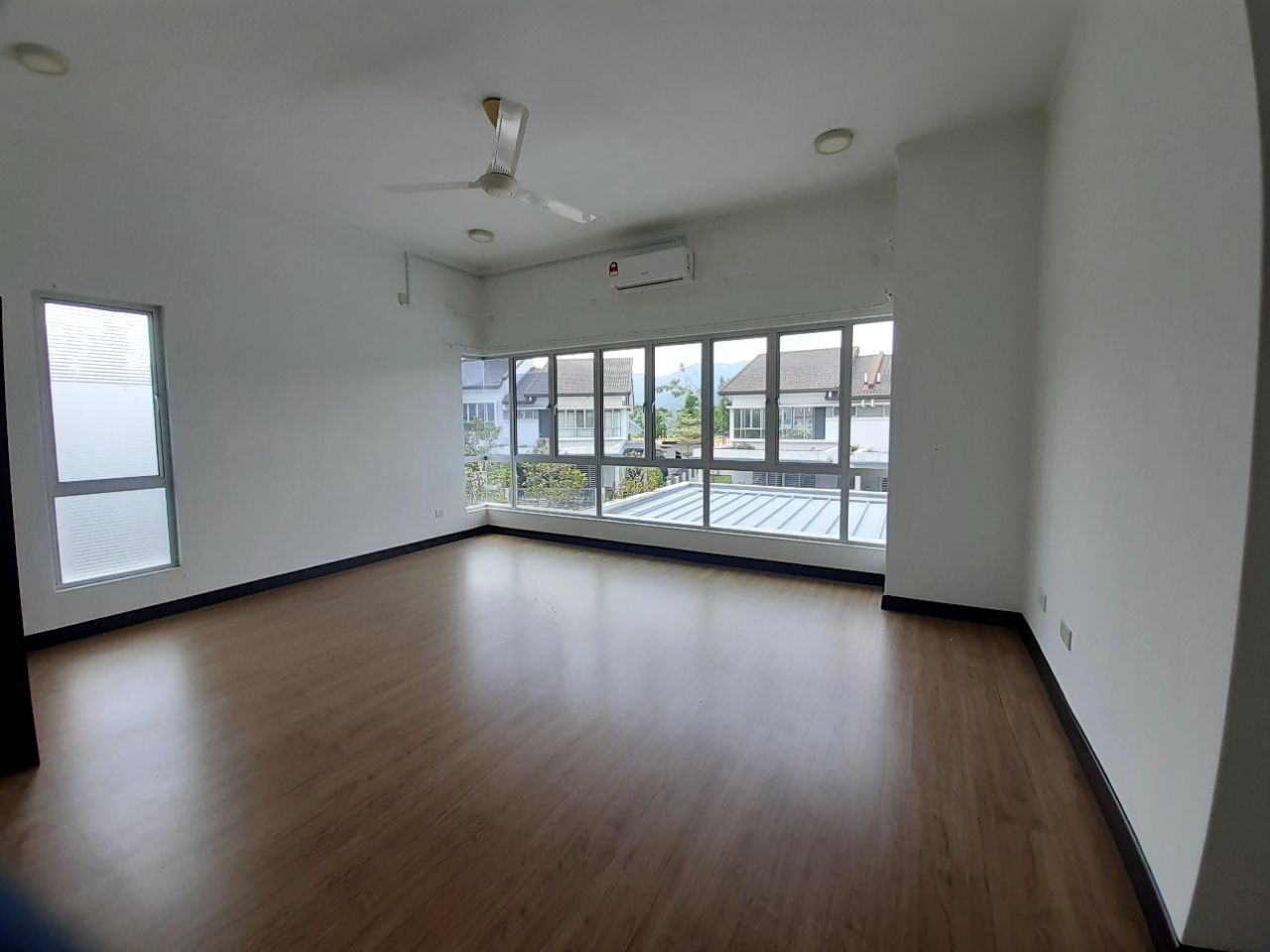 Corner lot Bandar Ainsdale mekar - photo 3