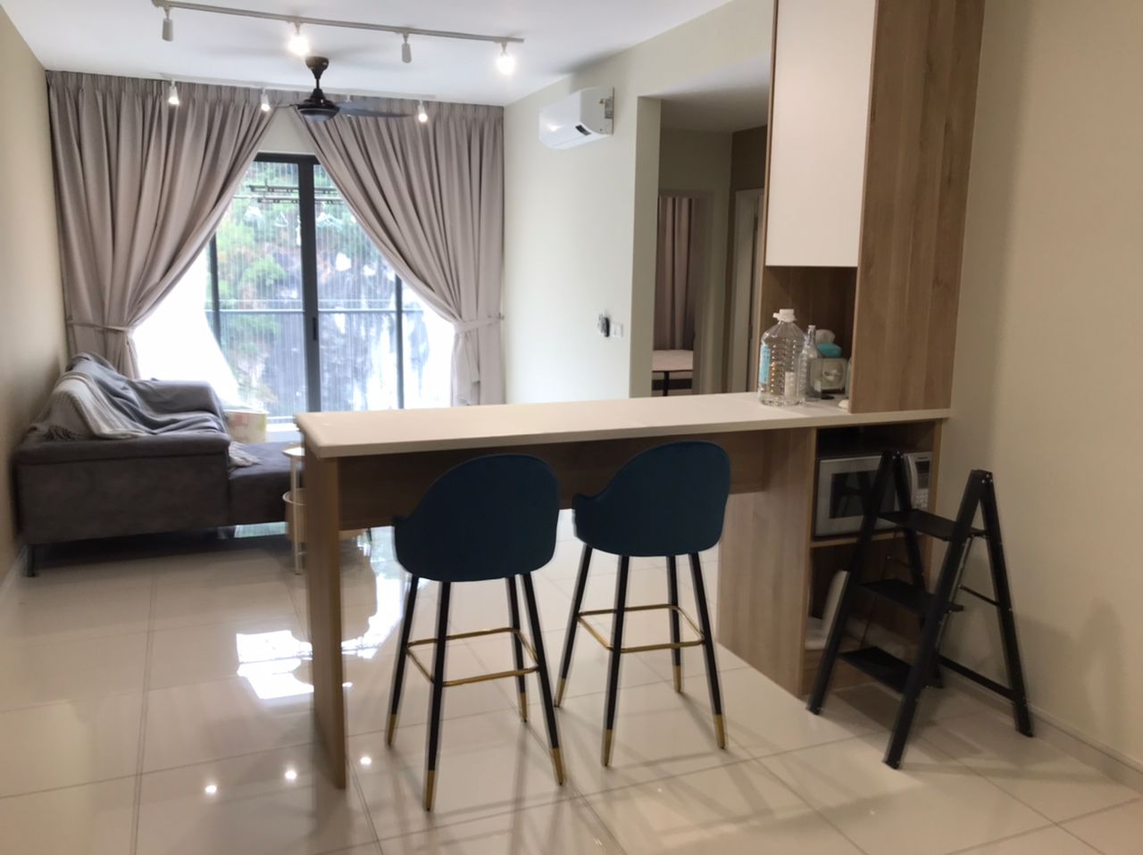 Riana South J2605230 ...