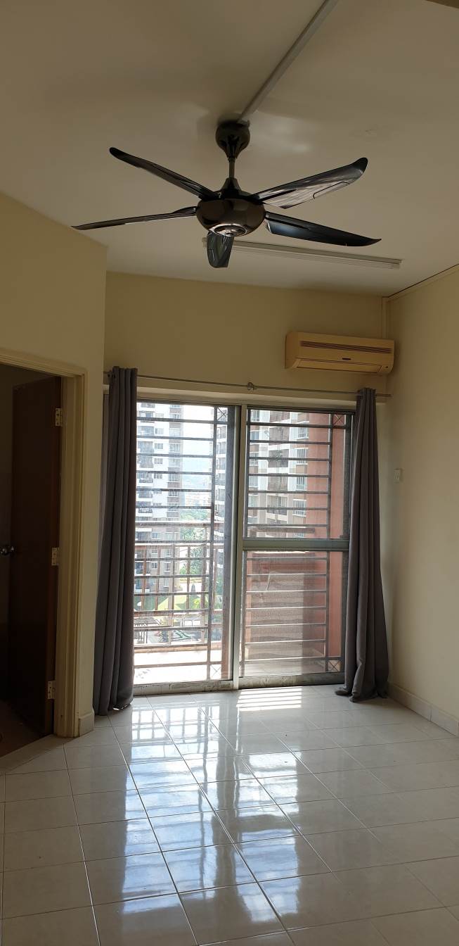 Ampang Boulevard 946sf Rm420 - photo 2