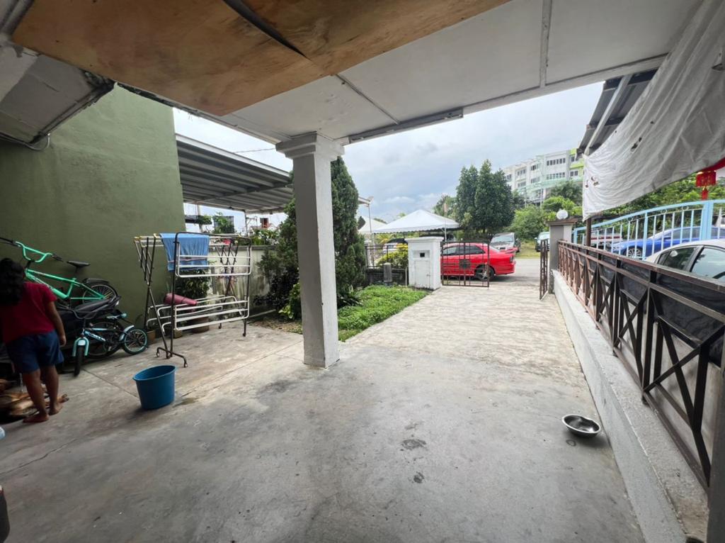 Desa 12, Bandar Country Homes, Rawang - photo 2