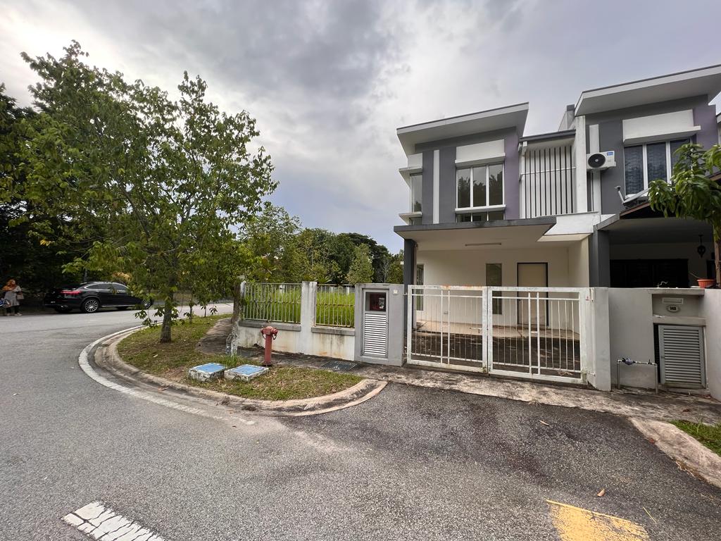 Acacia Corner 655k ...