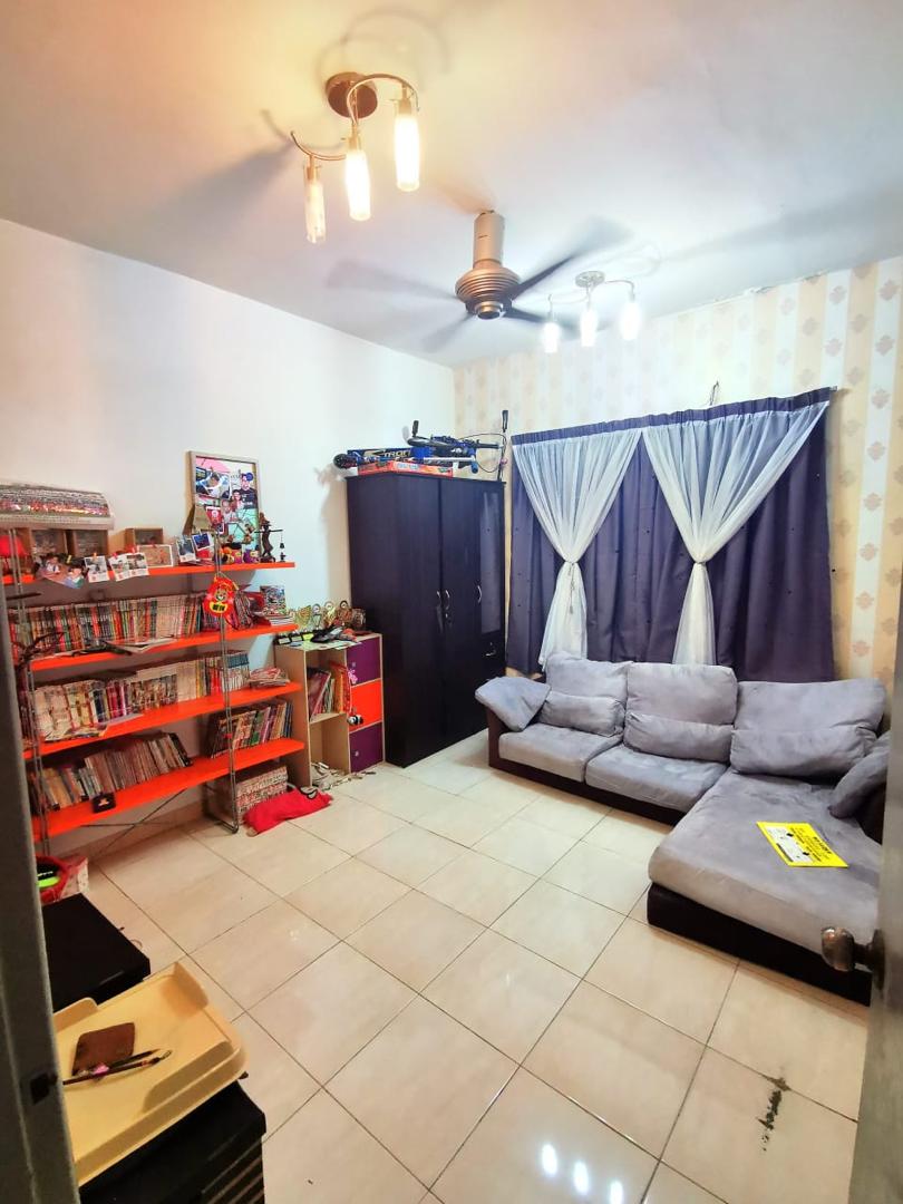 Desa Temenggong Apartment - photo 3