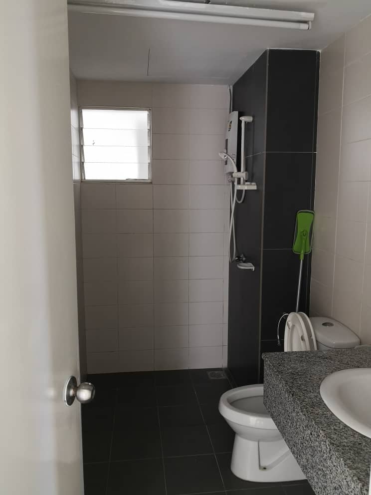 Endah Promenade Partly Furnished Unit - photo 5