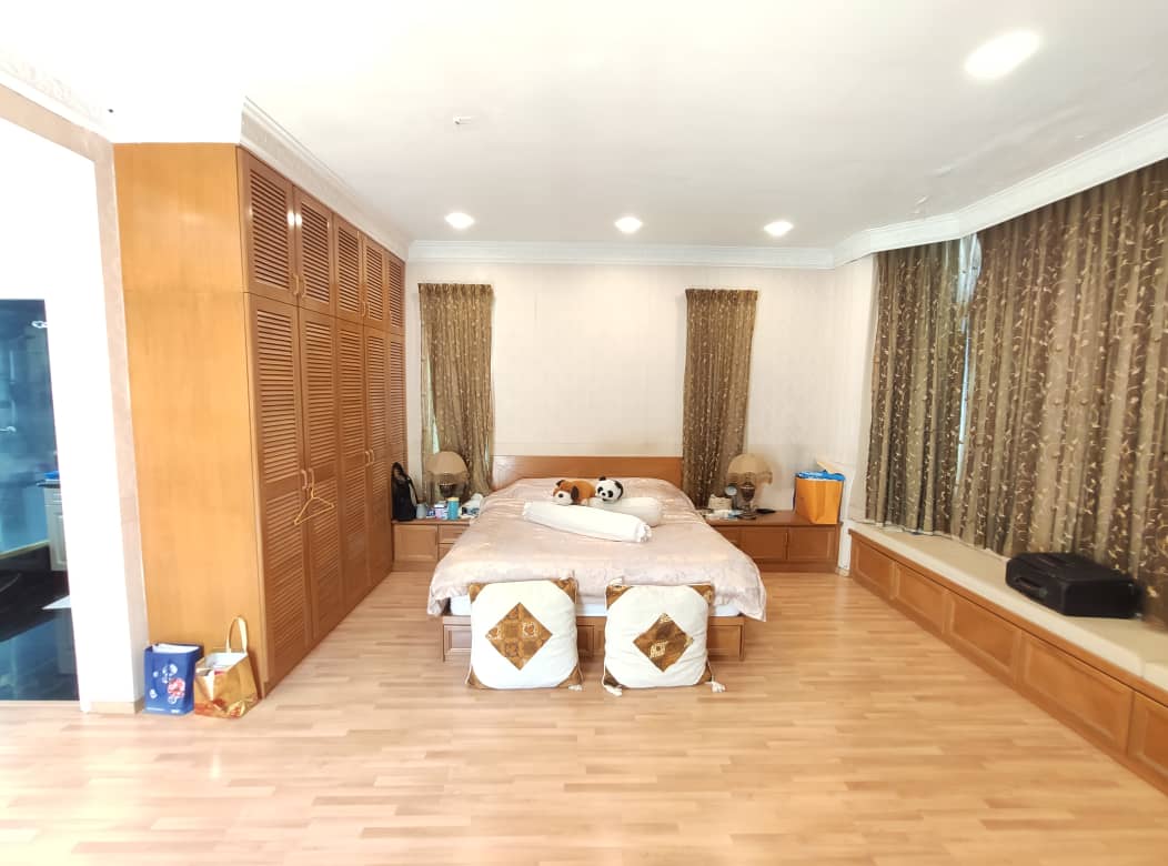 Fully Furnished Corner Bungalow for Sale - photo 2