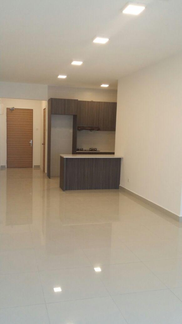 Pearl Suria Partly Furnished Unit For Rent - photo 2