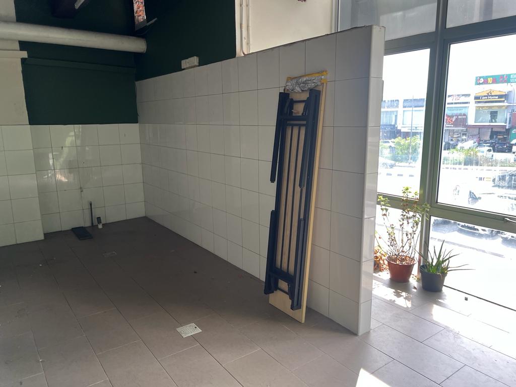 C180 Trader Square G Floor Shop For Sale - photo 4