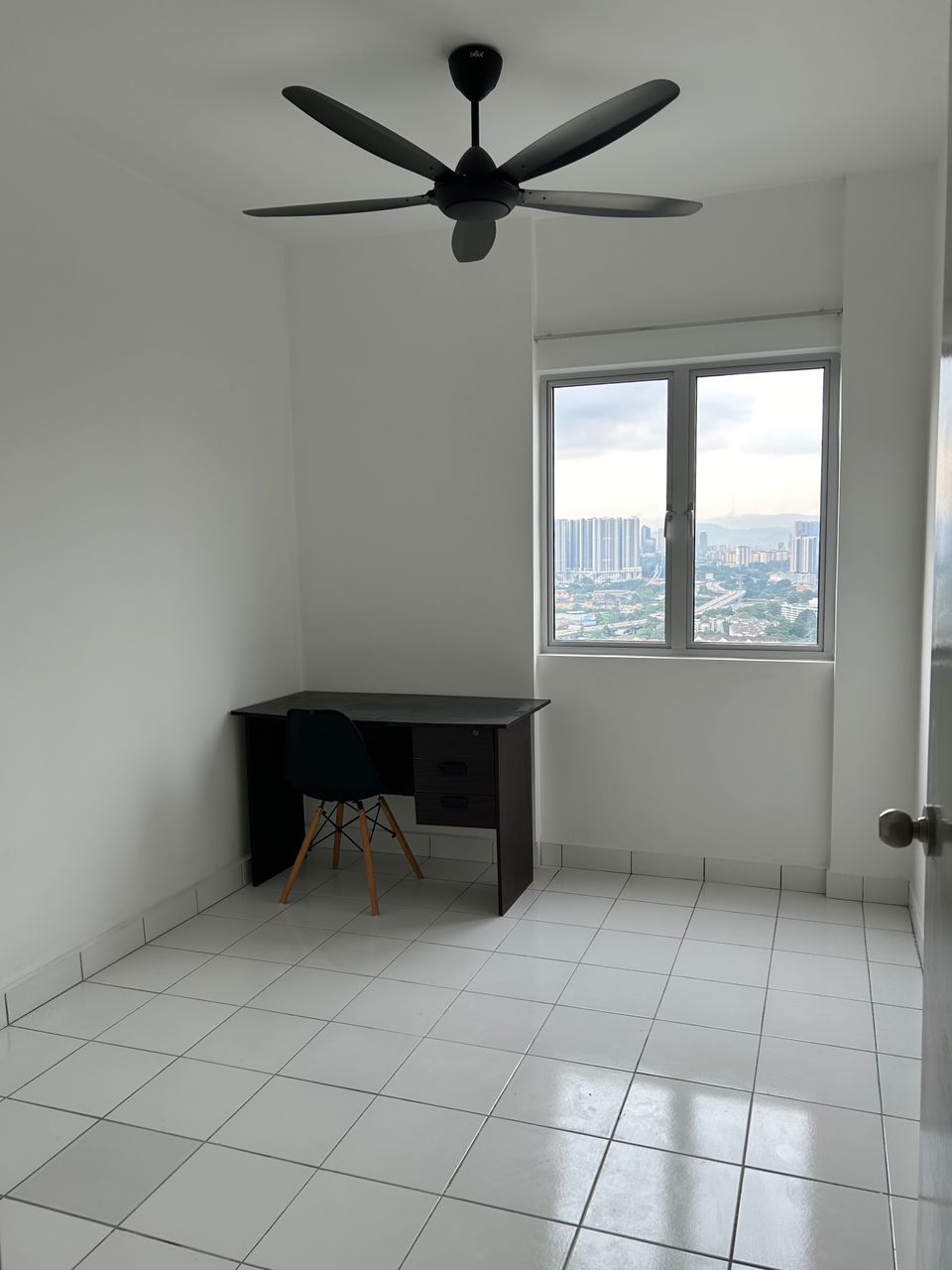 Lily Apartment Kuchai Lama - photo 2