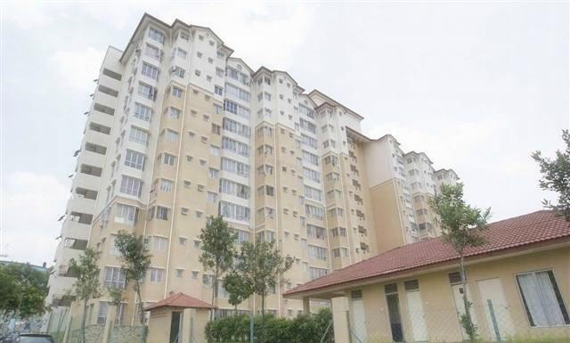 Merak Apt 860sf 3R2B FH, Bandar Kinrara 3
