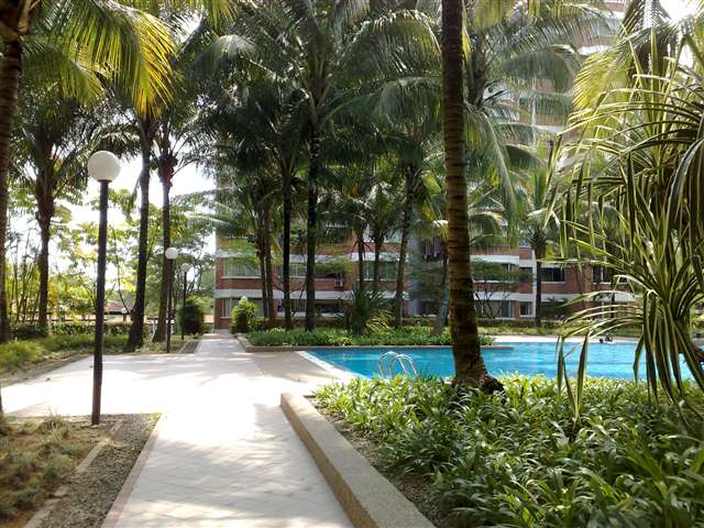 Green Acre Park Condo 1012sf 3R2B FH, Bdr Sg Long