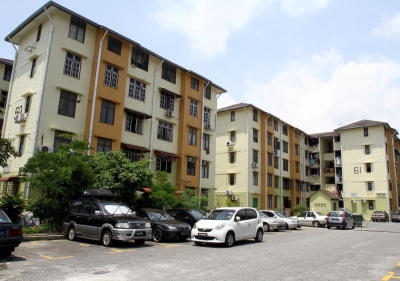 Apartment Taman Kinrara 875sf 3R1B LH