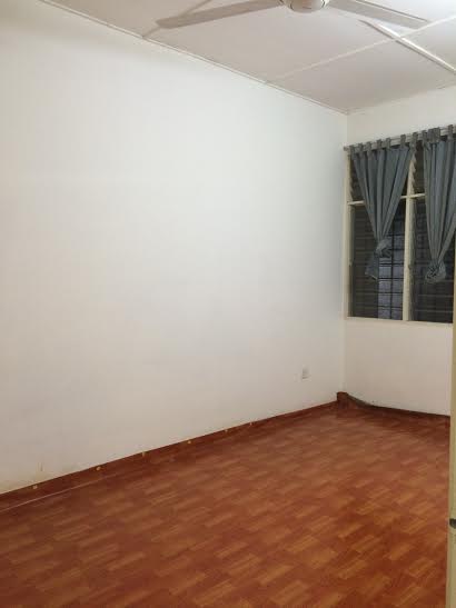 2sty House 1300sf 4R3B BF, USJ 1 , Subang Jaya