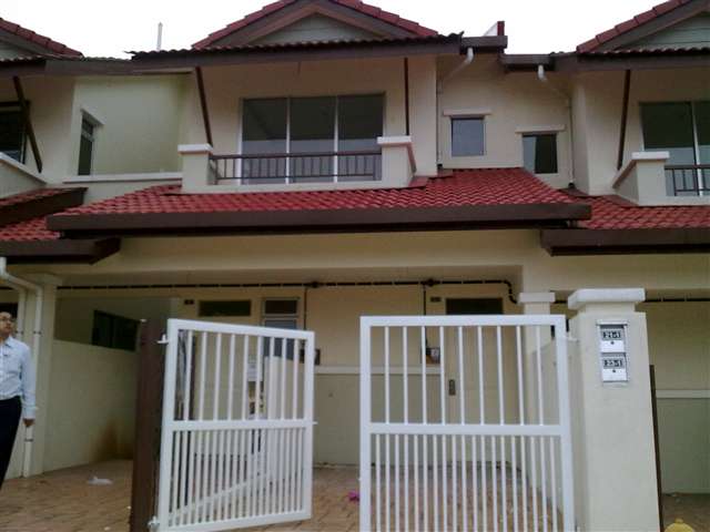 Bayu Parkville 1000sf 3R2B BF , Balakong , Serdang