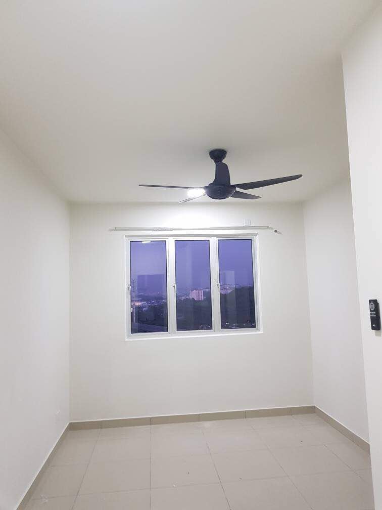 Maxim Residences 1050sf 3R2B LH, Taman Connaught - photo 5