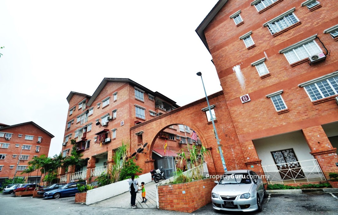 Red Ruby Apt 834sf 3R2B FH, Seri Kembangan - photo 1