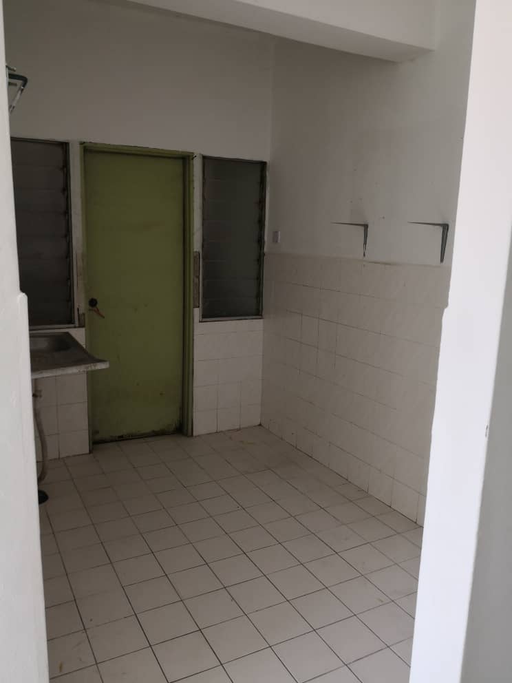 City Heights Apt 833sf 3R2B FH, Kajang - photo 3
