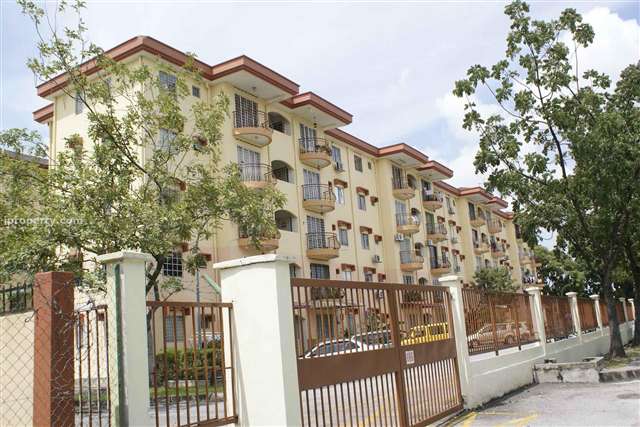 Goodyear Court 3 , 954sf 3R2B BF , USJ