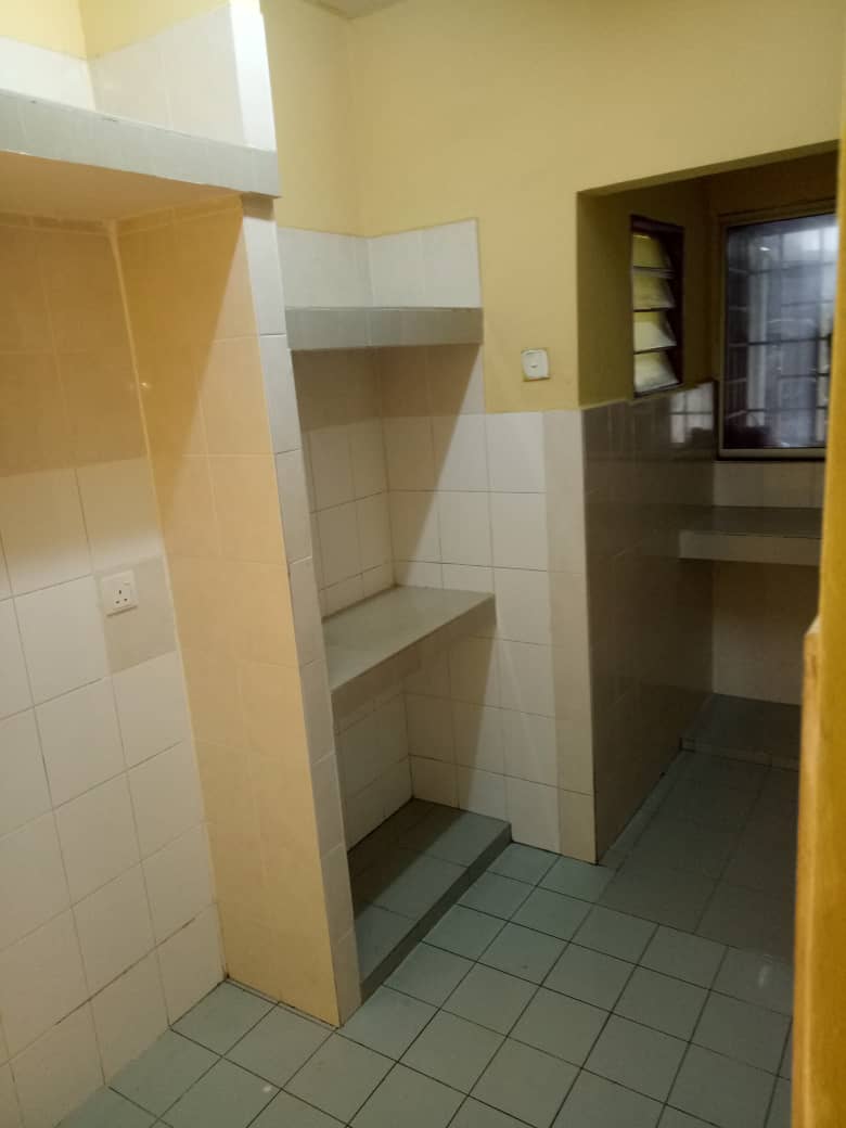 Kinrara Putri Apt 784sf 3R2B BF, Taman Kinrara 4