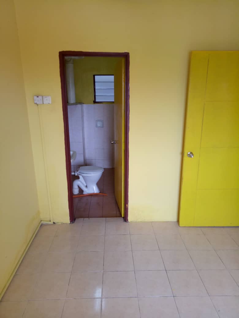 Kinrara Putri Apt 784sf 3R2B BF, Taman Kinrara 4 - photo 2