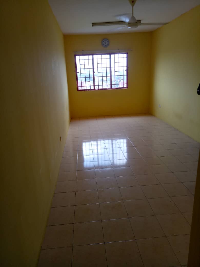 Kinrara Putri Apt 784sf 3R2B BF, Taman Kinrara 4 - photo 6