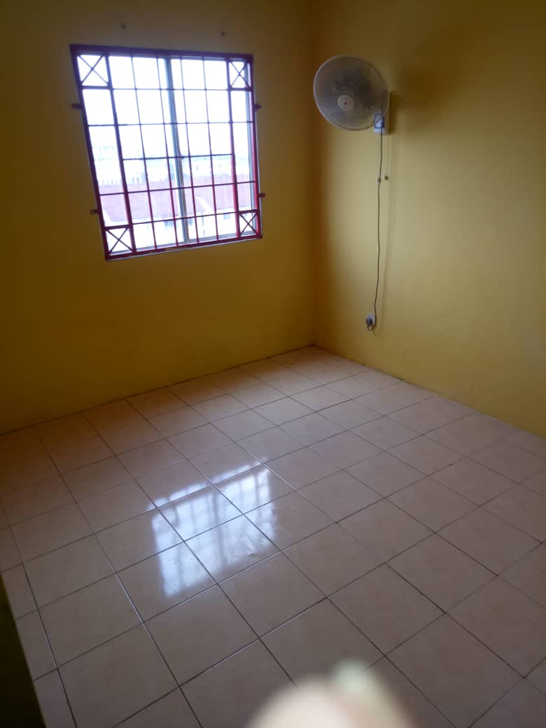 Kinrara Putri Apt 784sf 3R2B BF, Taman Kinrara 4 - photo 7