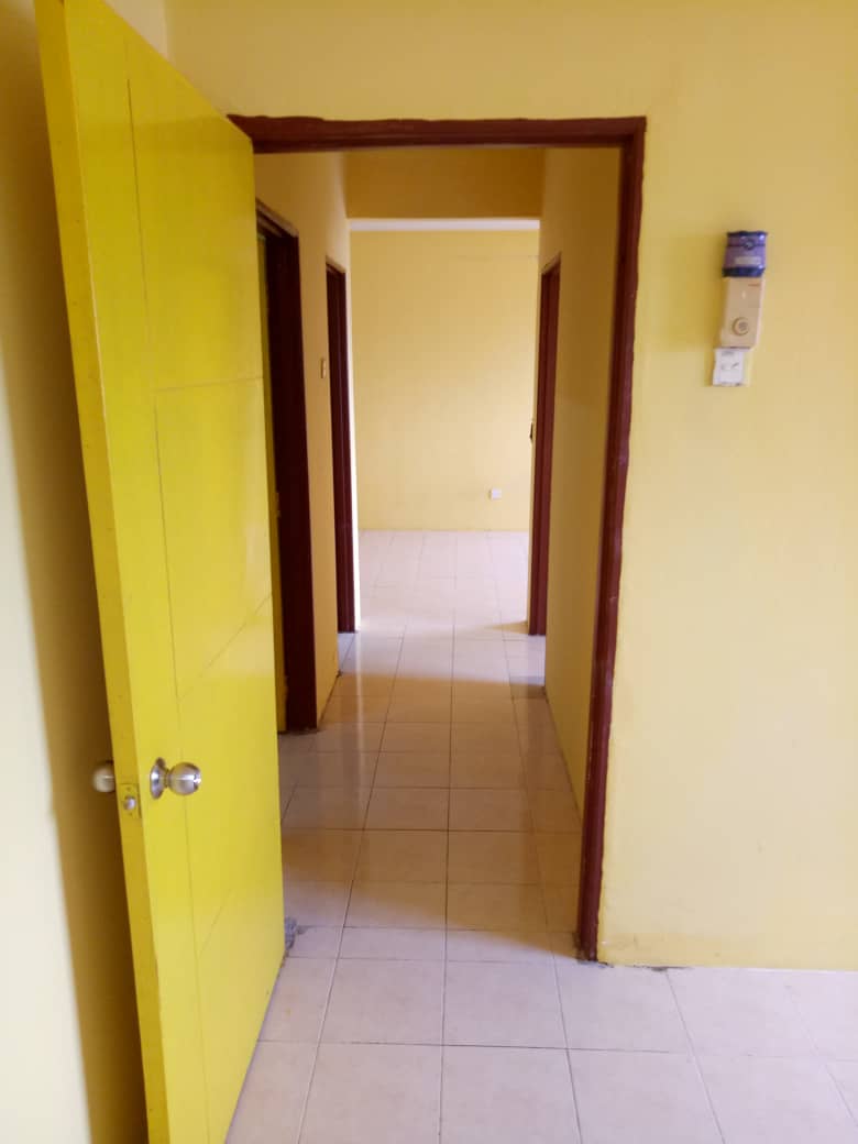 Kinrara Putri Apt 784sf 3R2B BF, Taman Kinrara 4 - photo 8