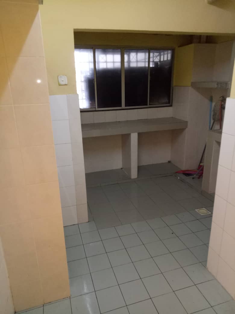 Kinrara Putri Apt 784sf 3R2B BF, Taman Kinrara 4 - photo 10