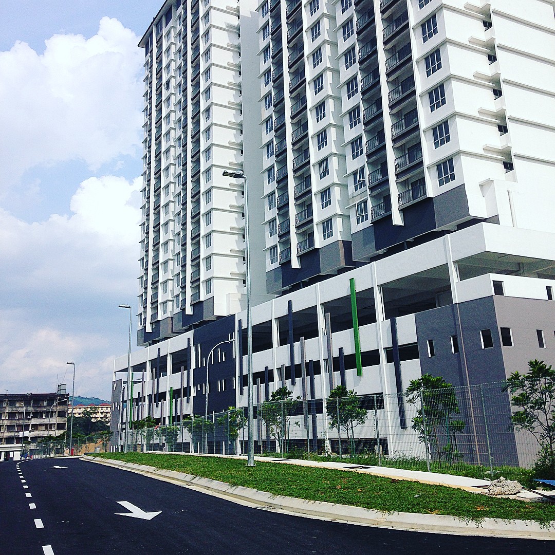 Hijauan Lumayan 1035sf 3R2B BF, Salak Selatan - photo 5