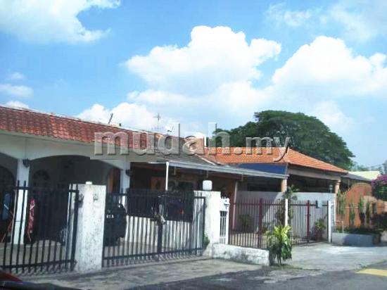 1sty 1400sqft 3R2B FREEHOLD, Taman Castlefield