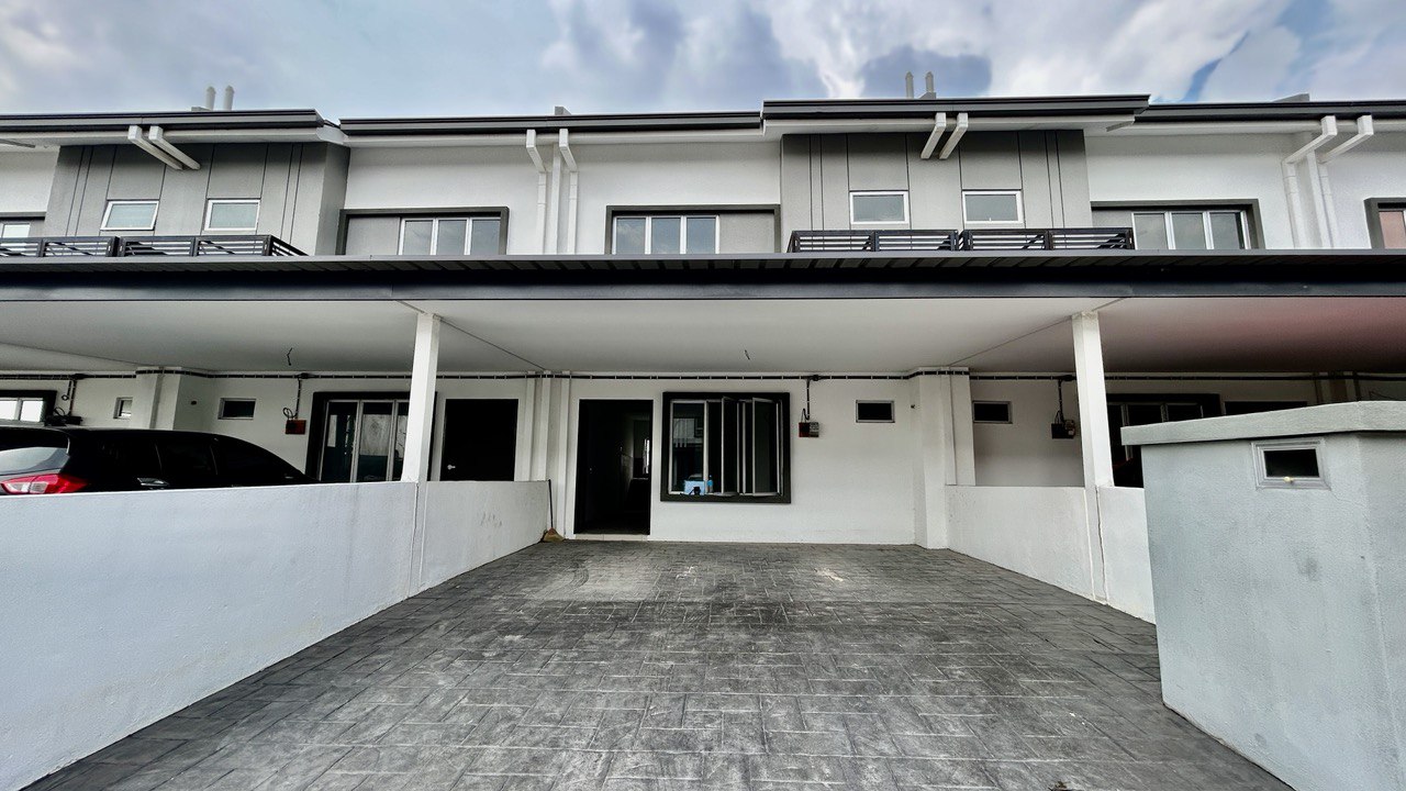 Double storey at Bandar Puncak Alam Near UITM - photo 2
