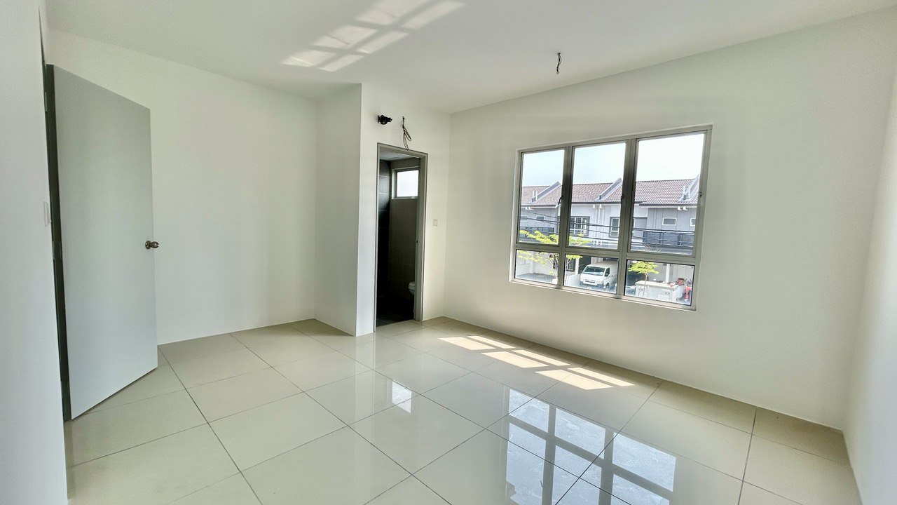 Double storey at Bandar Puncak Alam Near UITM - photo 3