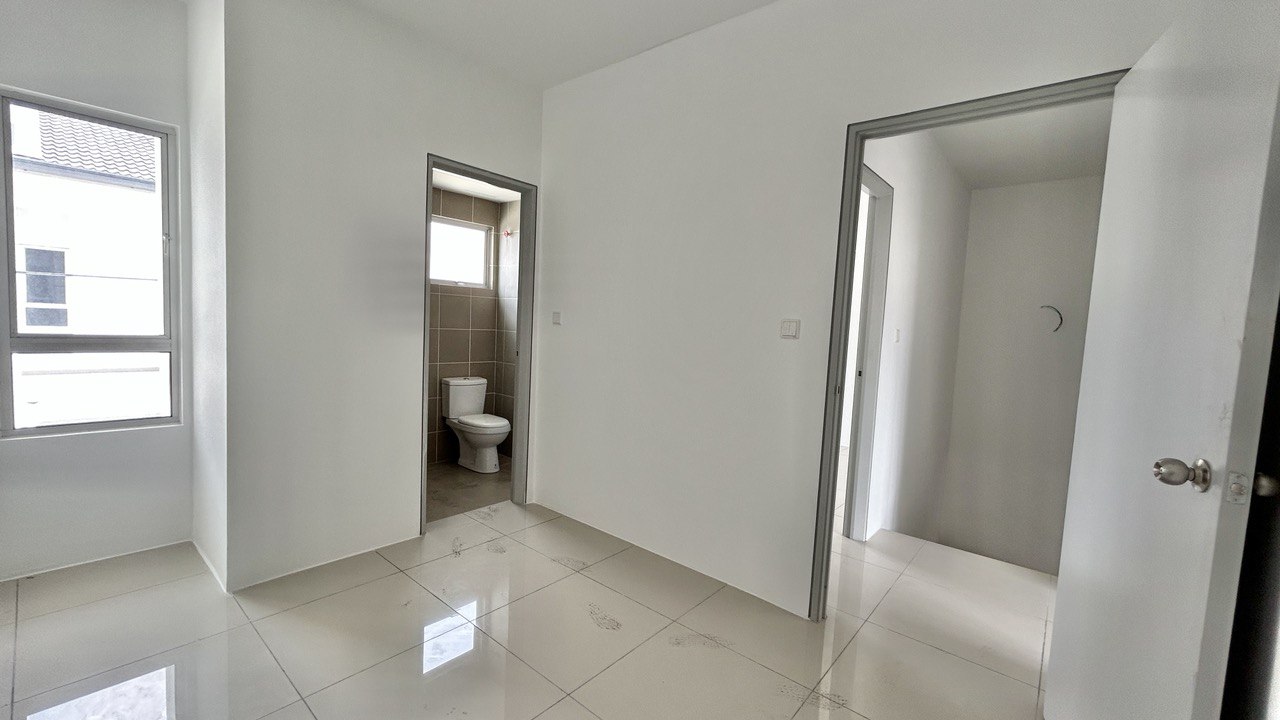 Double storey at Bandar Puncak Alam Near UITM - photo 4