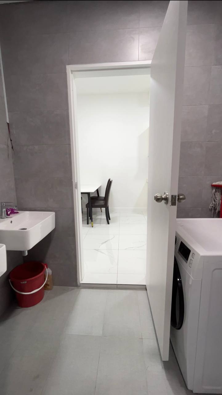 Fully Furnished and Renovated Cubic Botanical - photo 2
