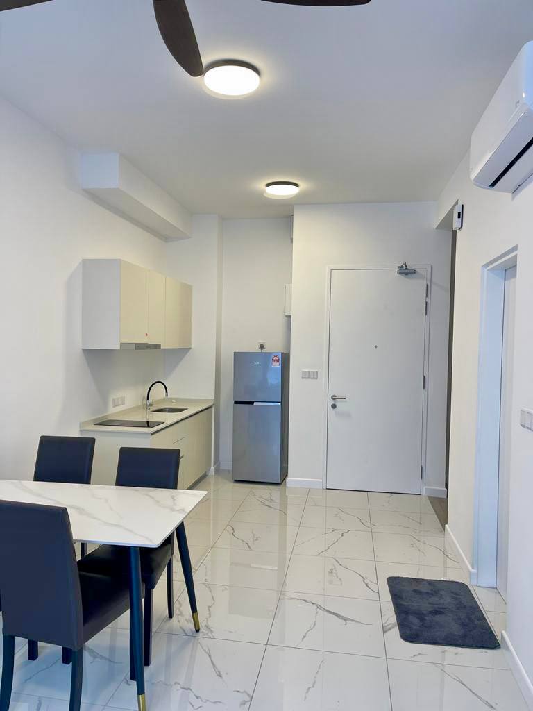 Fully Furnished and Renovated Cubic Botanical - photo 3