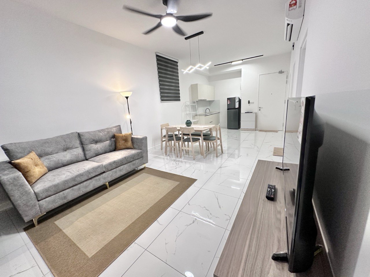 Balcony Fully Furnished Renovated Cubic Botanical - photo 3