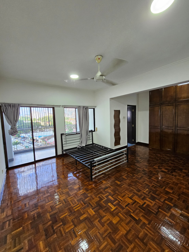 Ehsan Ria Condo By Dionne - photo 3