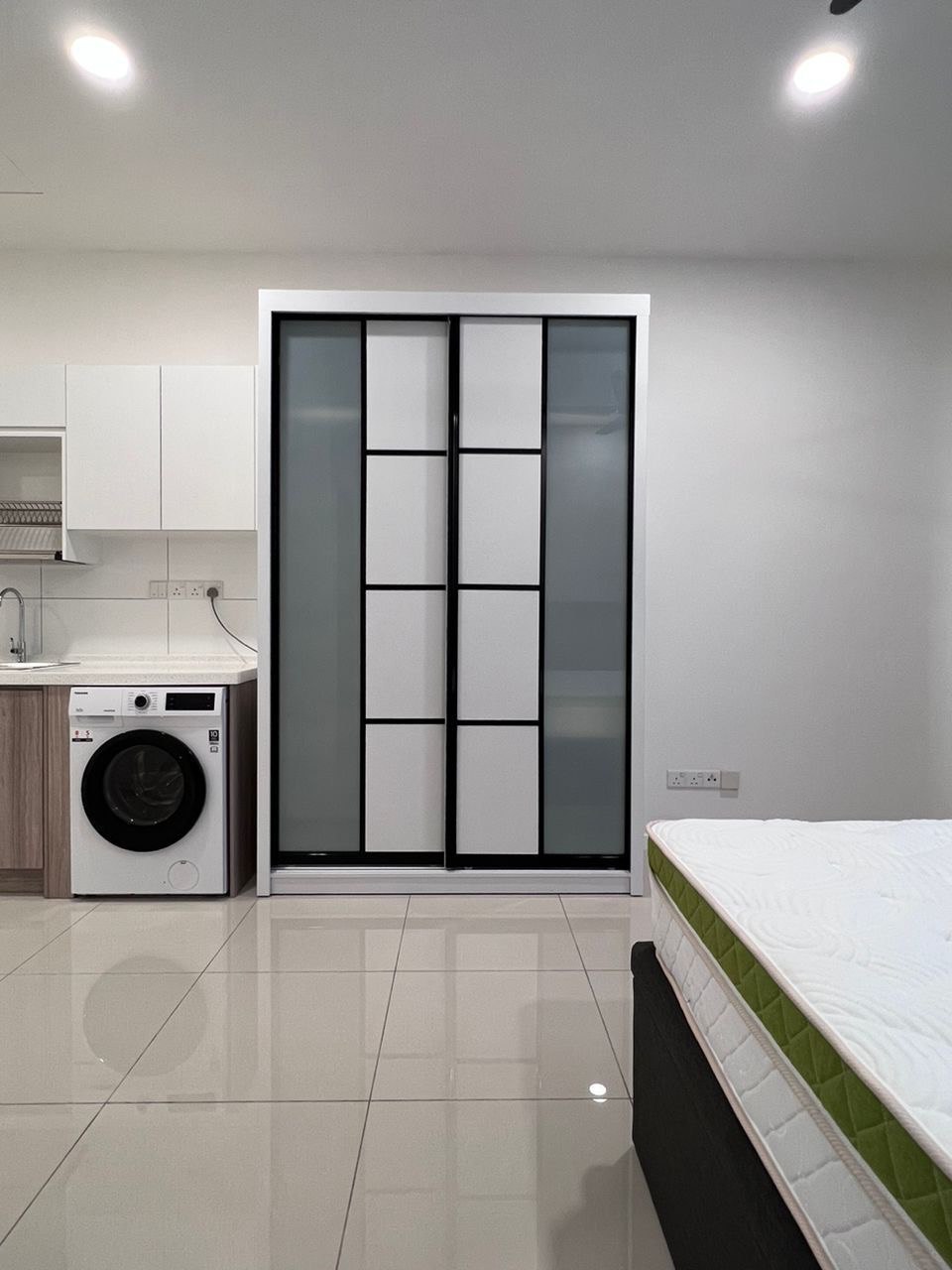 HighPark Suites Studio FF By Chai - photo 8