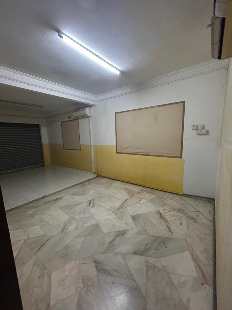Sungei Way Single Storey Terrace Corner by Dionne - photo 9
