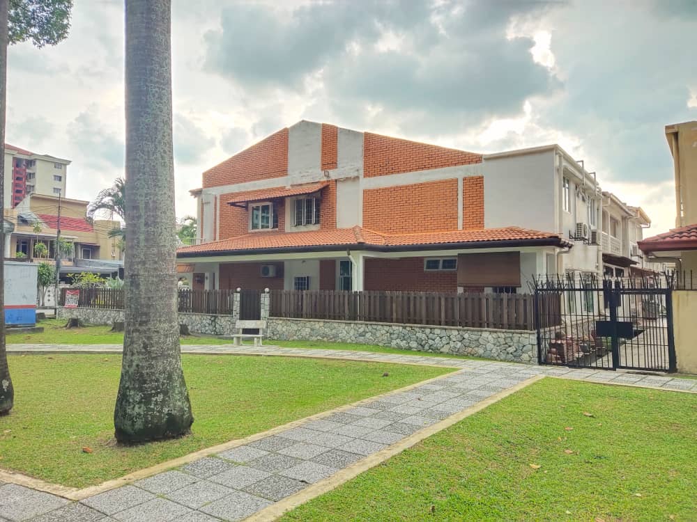 DOUBLE STOREY TERRACE END LOT - photo 1