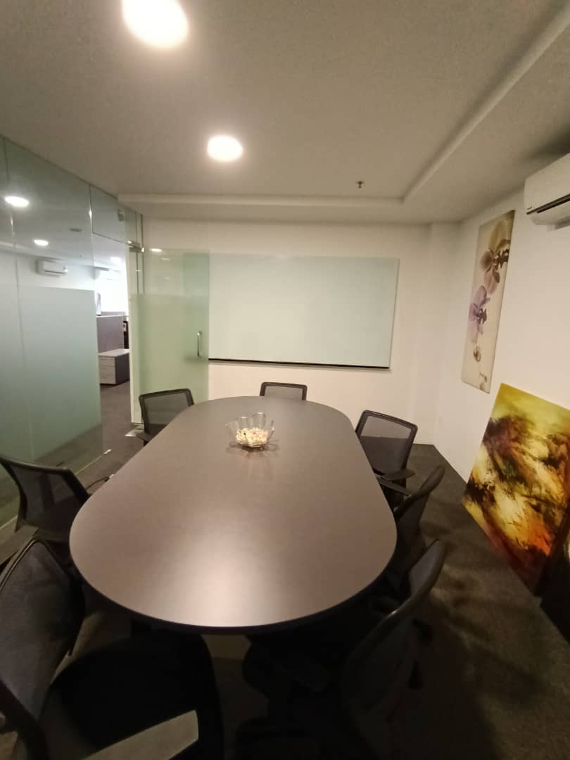 FULLY FURNISHED OFFICE UNIT IN PLAZA TARAGON - photo 5
