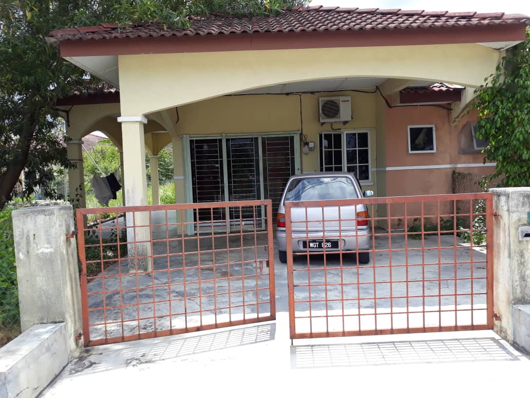 TERES SETINGKAT CORNER LOT TRONOH URGENT SALE