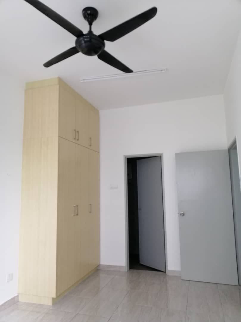 FACING POOL APARTMENT PUTRA IMPIAN BANDAR SERI - photo 2