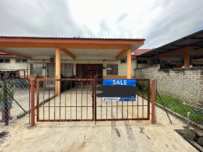 Teres Setingkat Taman Bukit Gambang Damai 