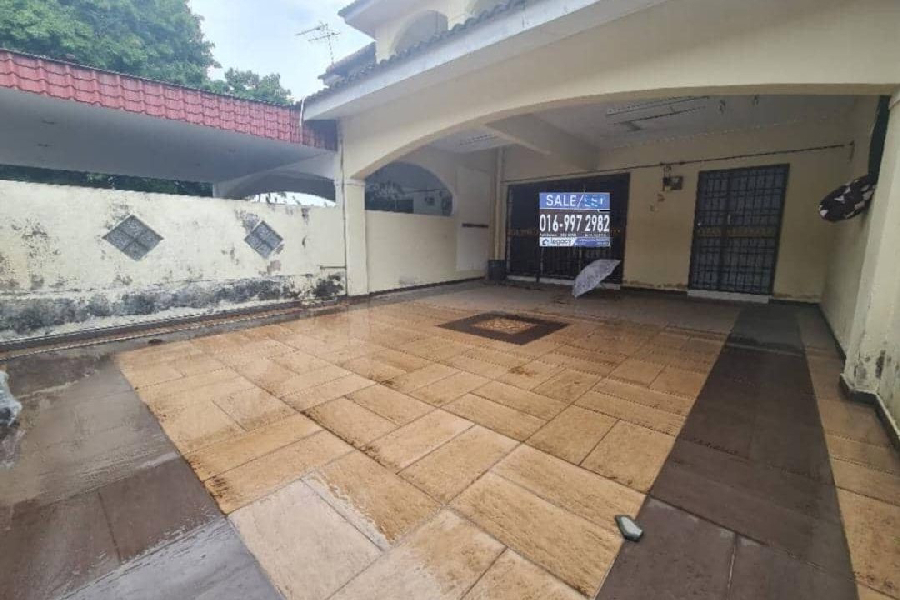 DOUBLE STOREY TERRACE HOUSE TAMAN SERI DESA - photo 2