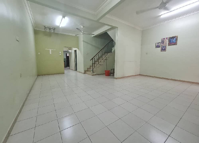 DOUBLE STOREY TERRACE HOUSE TAMAN SERI DESA - photo 4