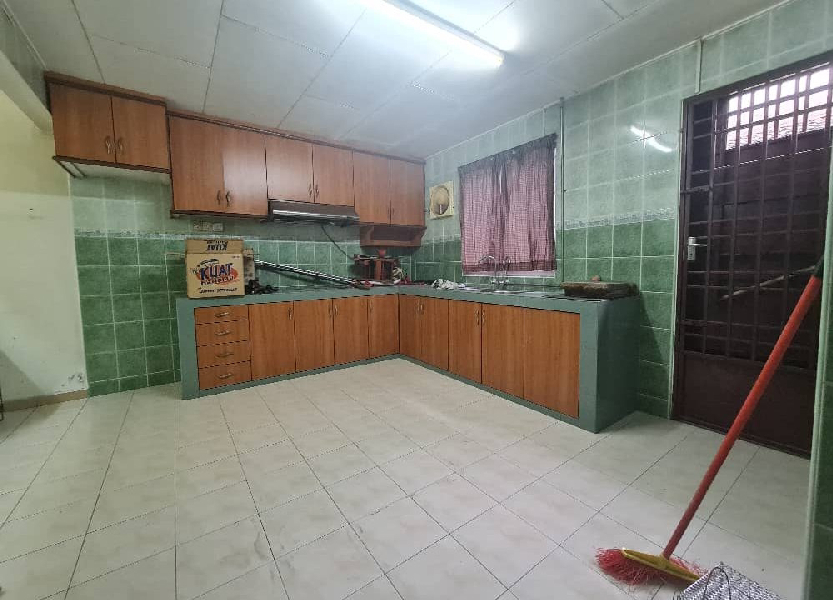 DOUBLE STOREY TERRACE HOUSE TAMAN SERI DESA - photo 11